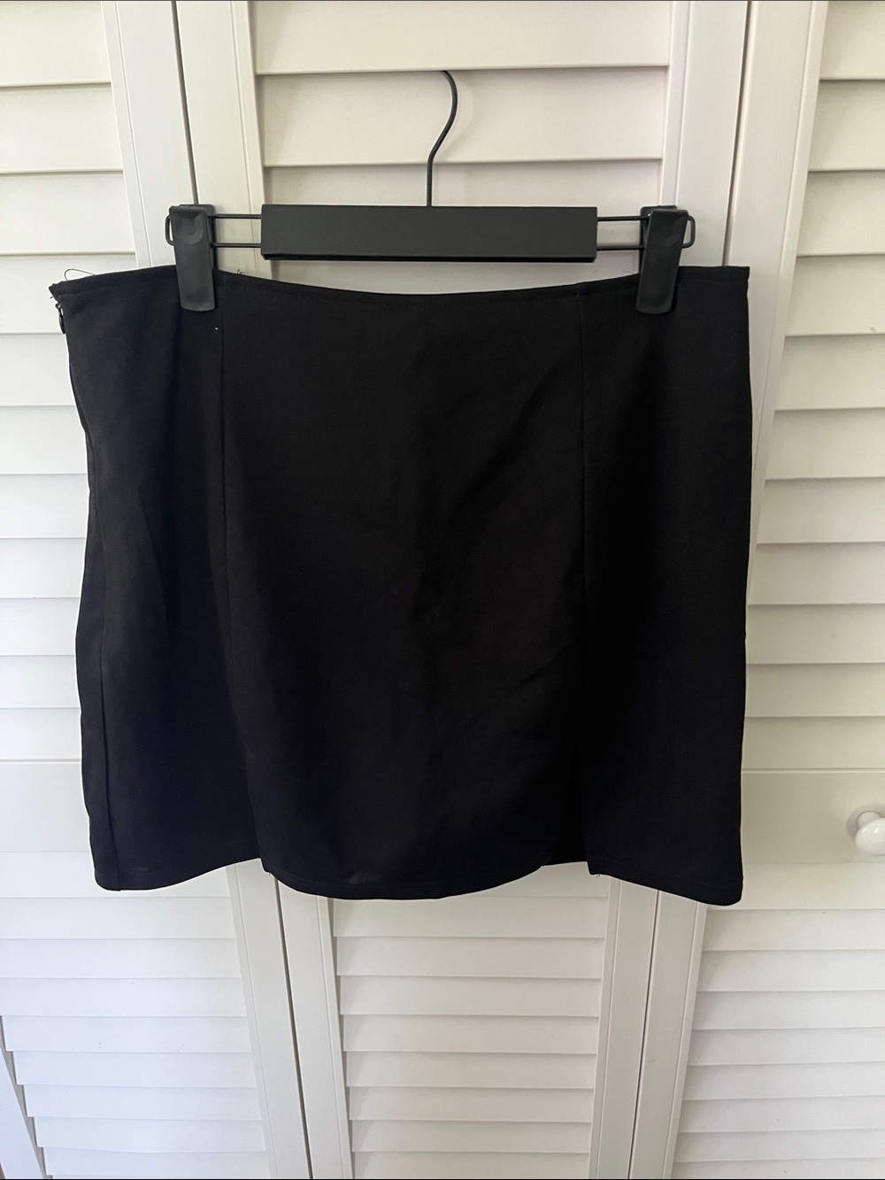 Black Skort